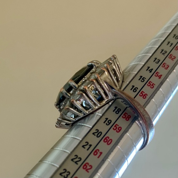 Brilliant Fashion Cocktail Ring - Picture 5 of 6